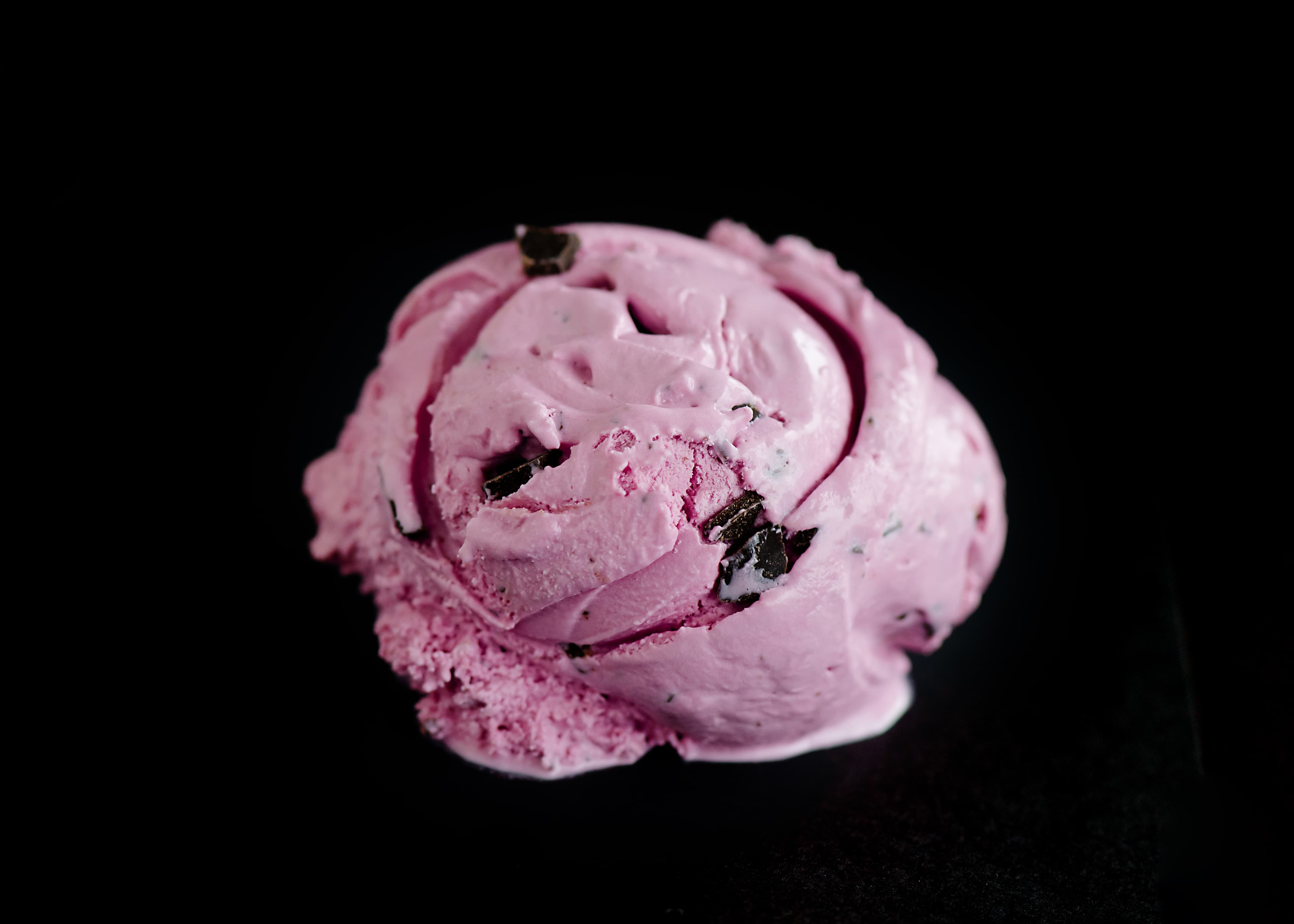 Black Raspberry Chip scoop